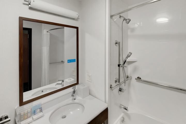 Room 21 of 35