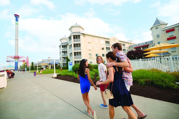 Cedar Points Hotel Breakers