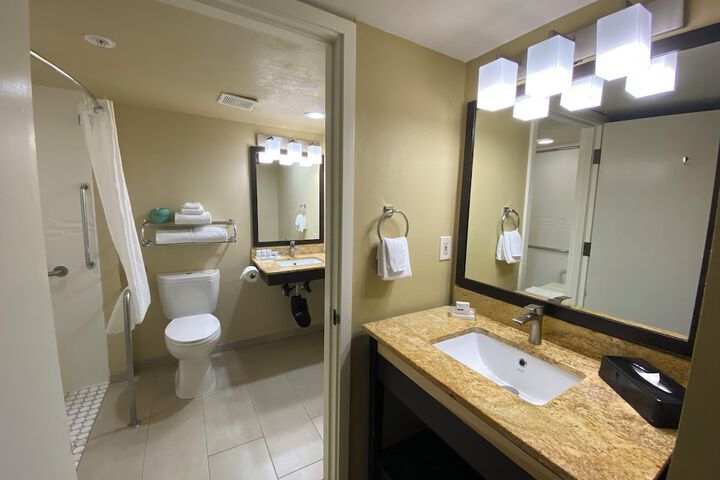 Room 8 of 38