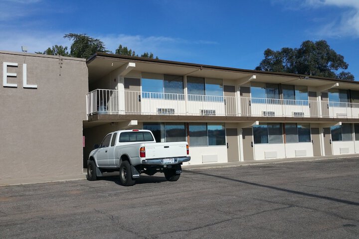 Mariposa Hotel
