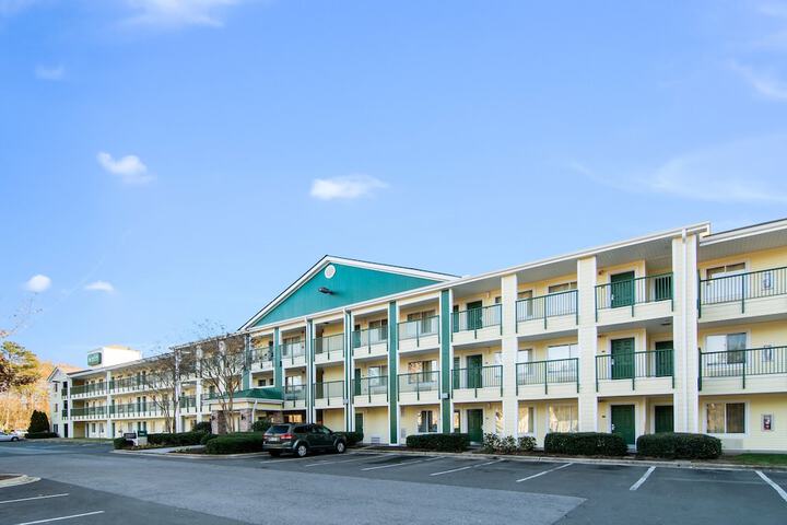 Hotel 12 of 27