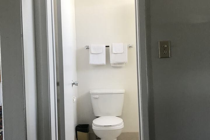 Room 68 of 80