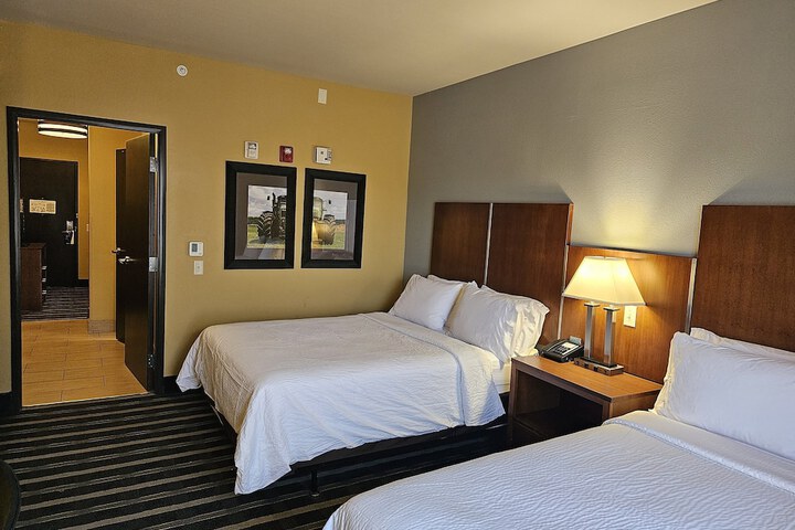 Room 27 of 71