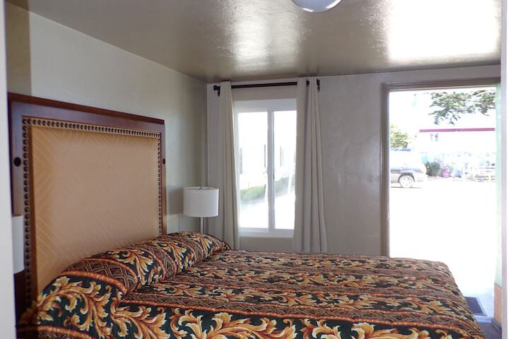 Room 74 of 90