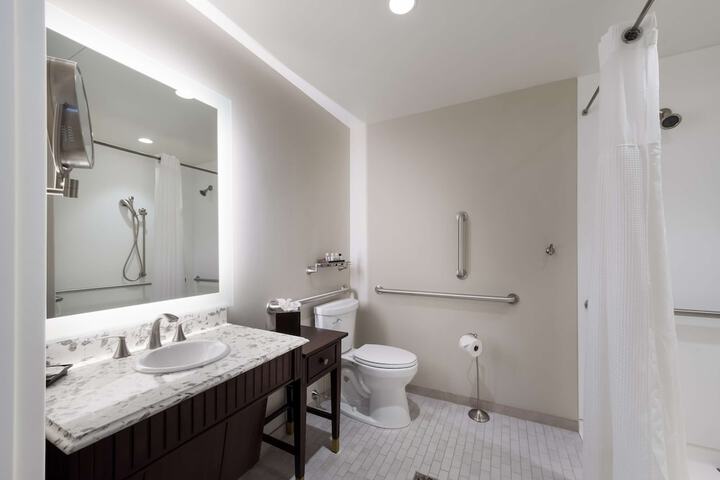 Room 15 of 34