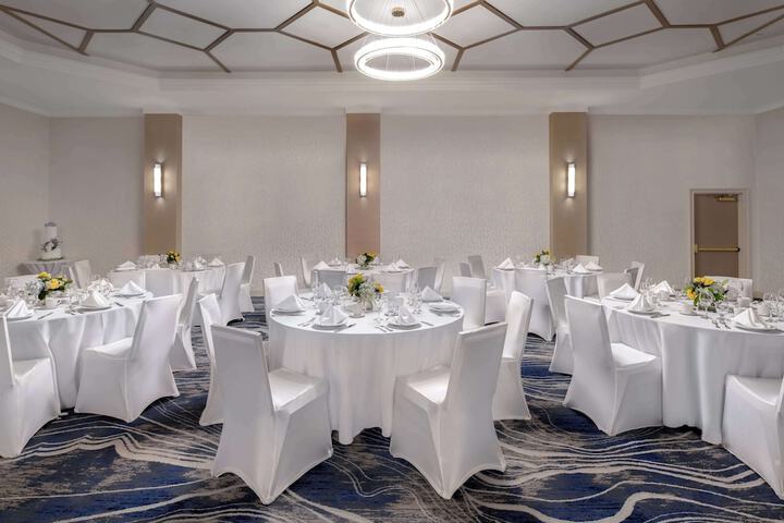 DoubleTree Suites by Hilton Hotel Mt. Laurel