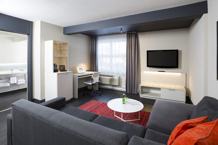 Room 18 of 36