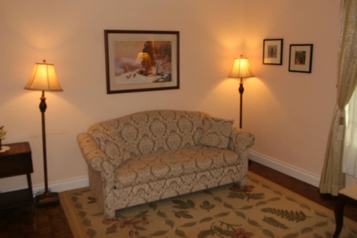 Room 27 of 66