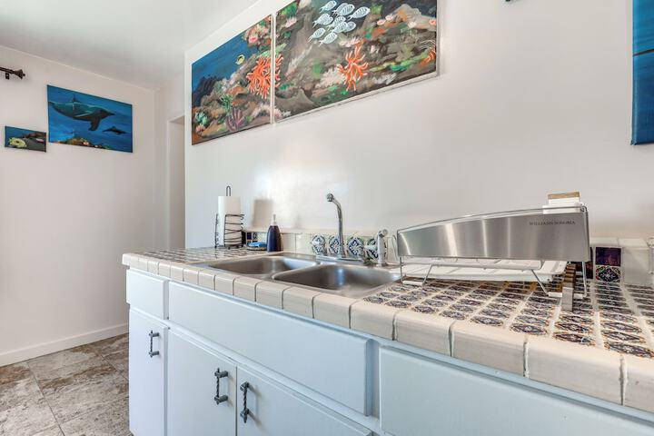 Artsy Studio w / Patio: 25 Mi to Santa Fe