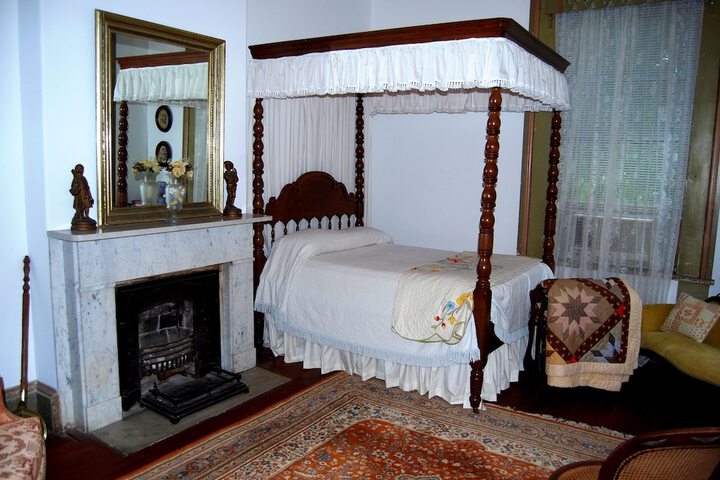 Room 33 of 47