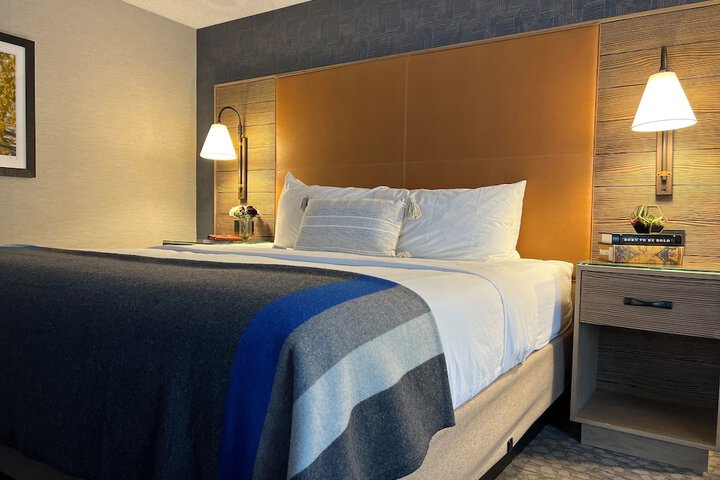 Room 52 of 142