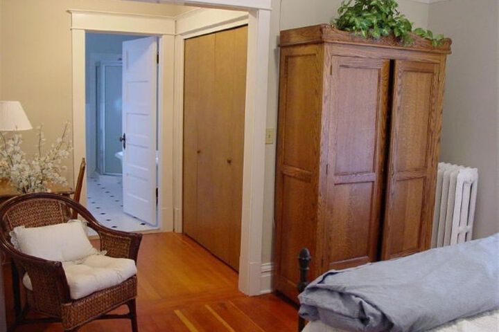 THE MCFARLAND INN