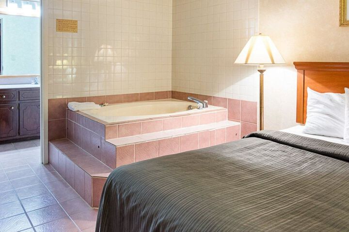 Room 14 of 24
