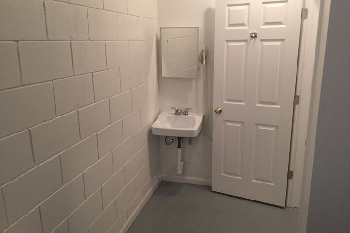 Room 4 of 23