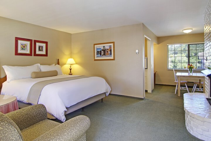 Room 33 of 71