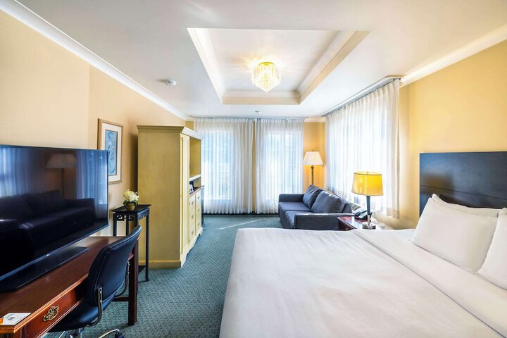 Room 33 of 54