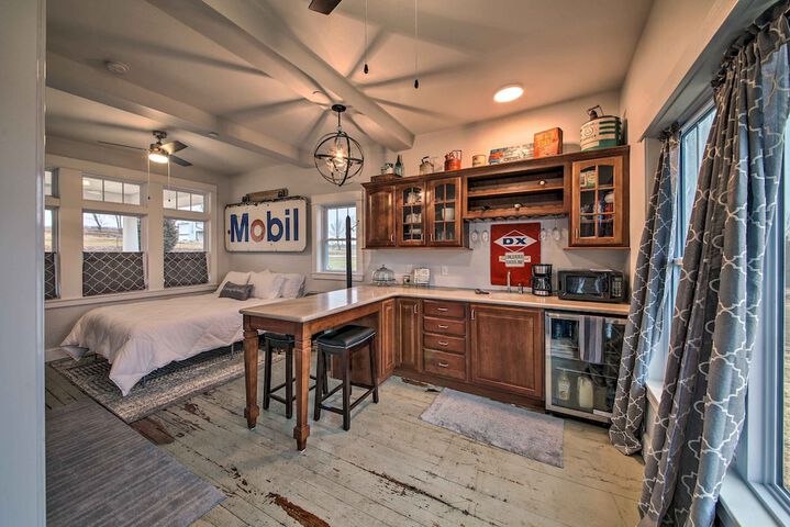 Lakefront Studio Guest Home on Hermann Wine Trail!
