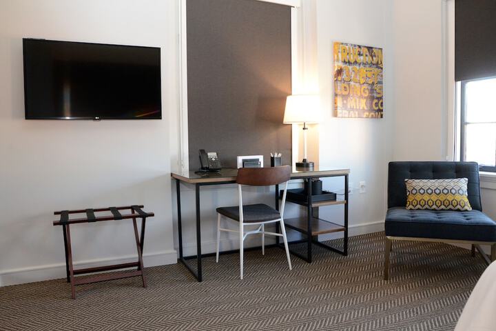 Room 23 of 35