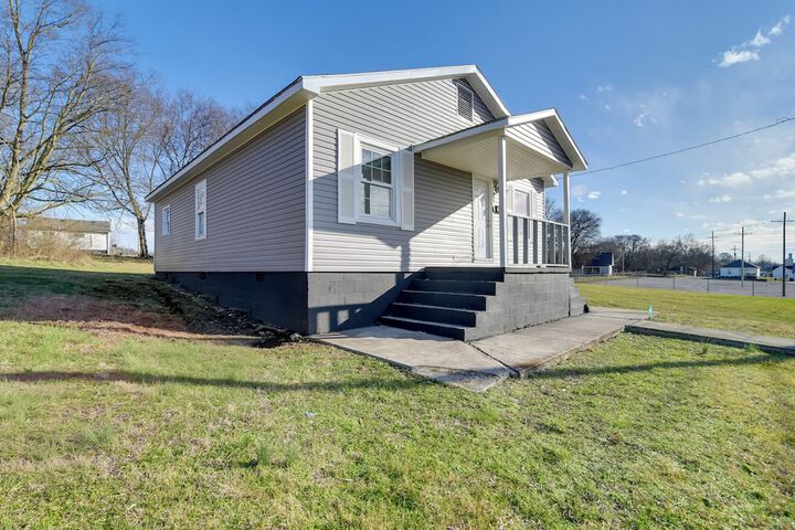Walkable Hopkinsville Home w / Yard!