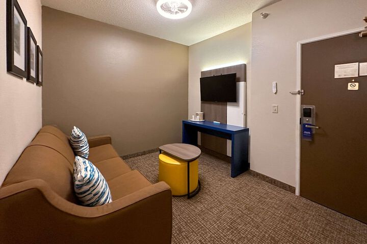 Room 7 of 55