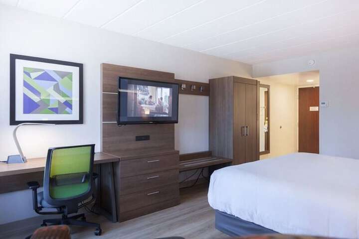 Room 26 of 71