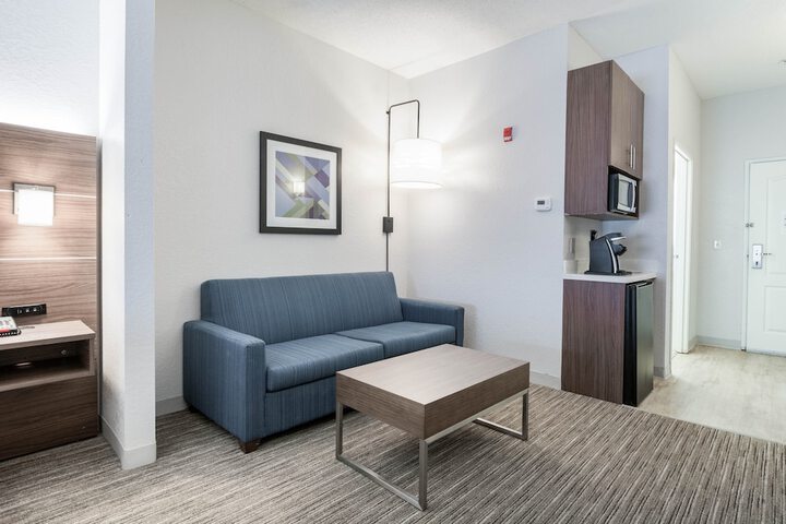 Room 19 of 41