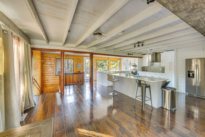 Game Room Trails! 30-acre Lakefront Streetman Gem