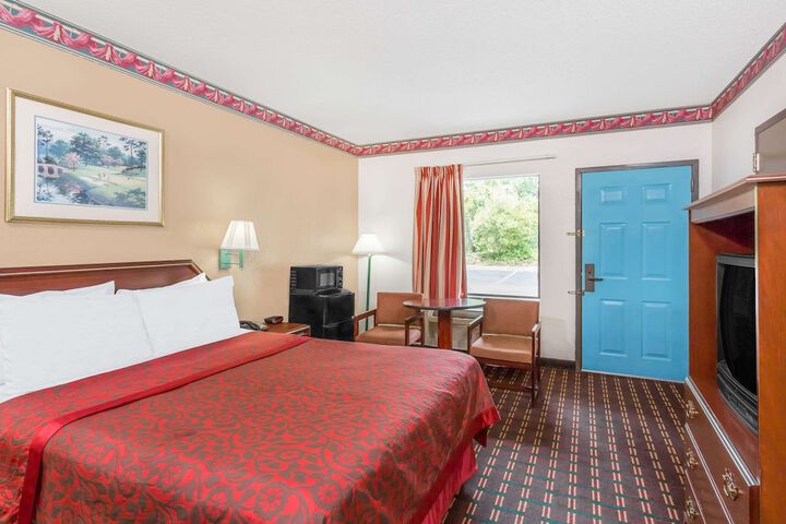 Room 10 of 24