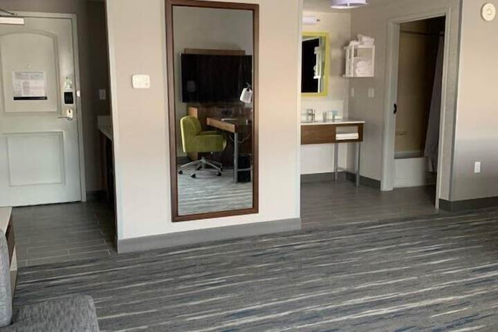 Hampton Inn & Suites Syracuse Dewitt