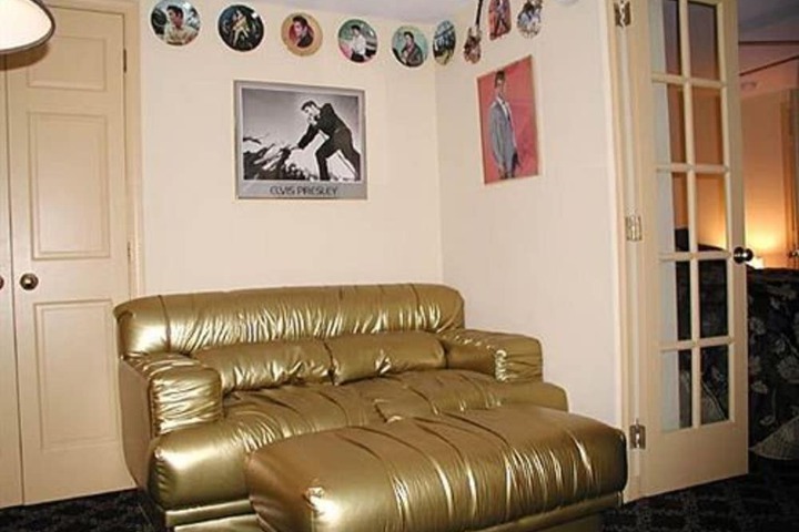 Room 58 of 77