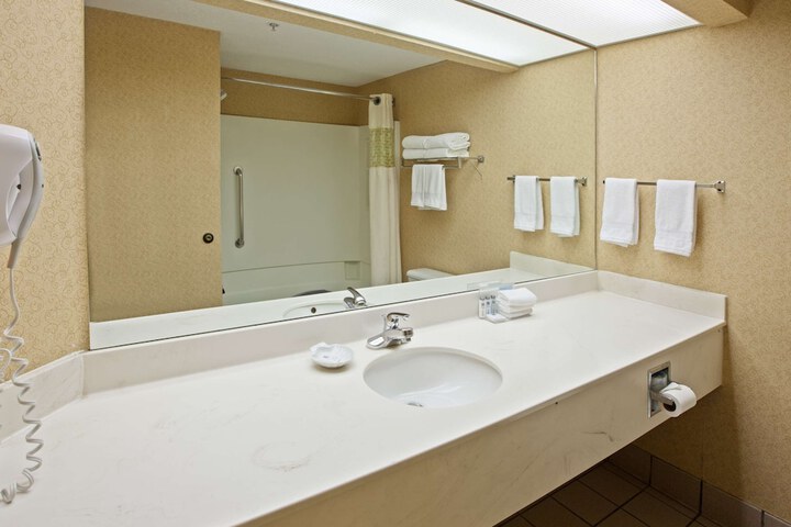 Room 15 of 29