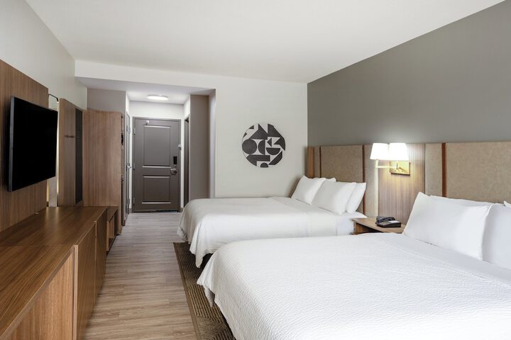 Room 34 of 76