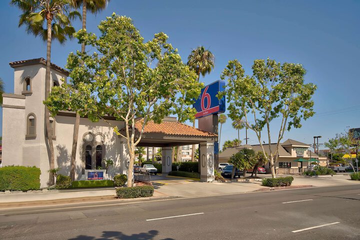 Hotel 4 of 76