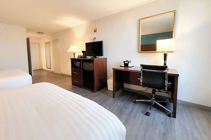 Room 51 of 77