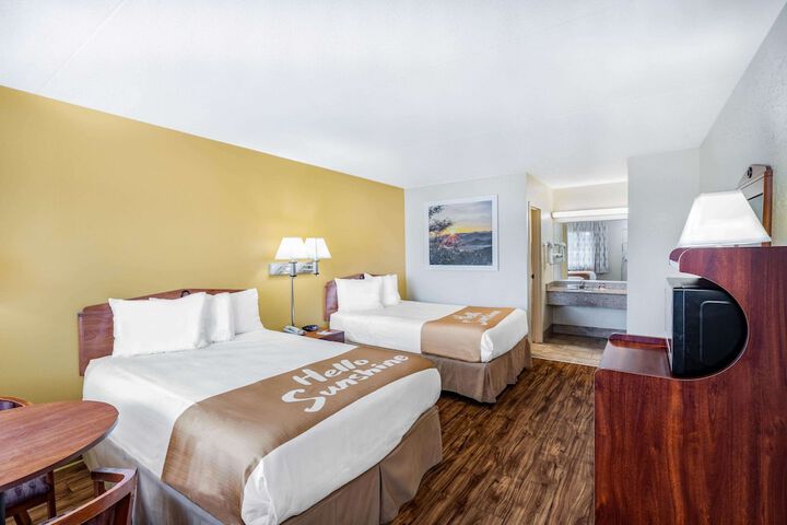 Room 32 of 44