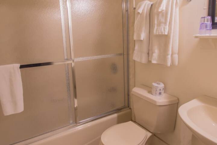 Room 10 of 34