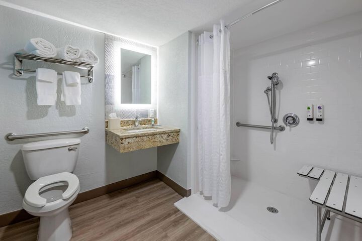 Dolphin Sands Clearwater Beach an Ascend Collection Hotel