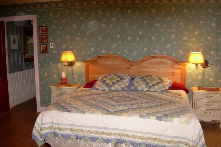 Room 25 of 42