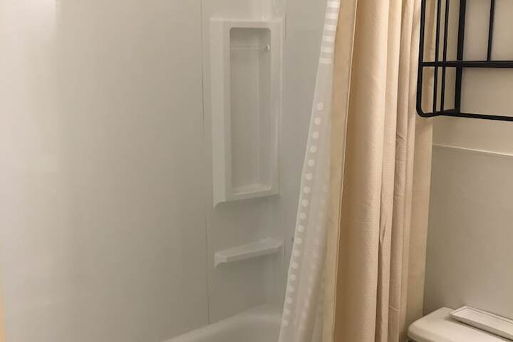 Room 25 of 41