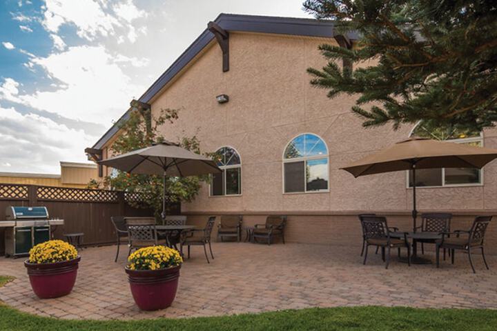 Best Western Plus Deer Park Hotel & Suites