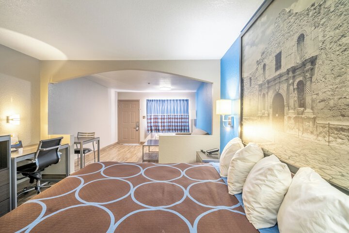Room 98 of 132