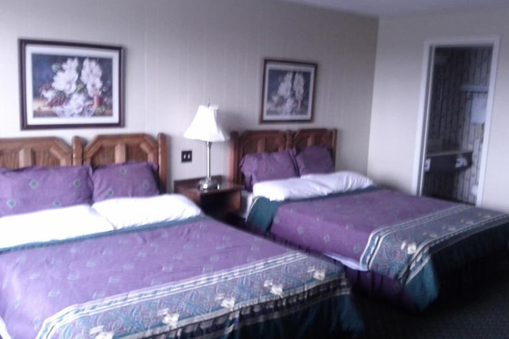 Room 13 of 19