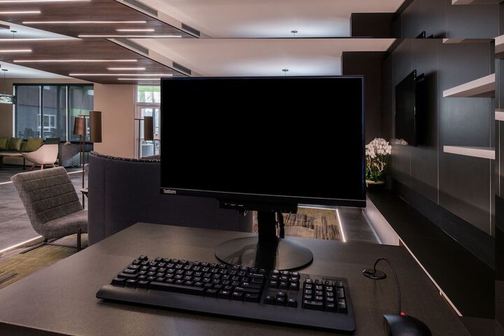Business Center 38 of 41