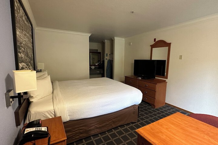 Room 8 of 87