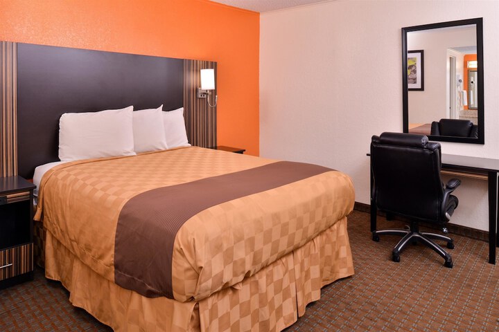 Room 18 of 23