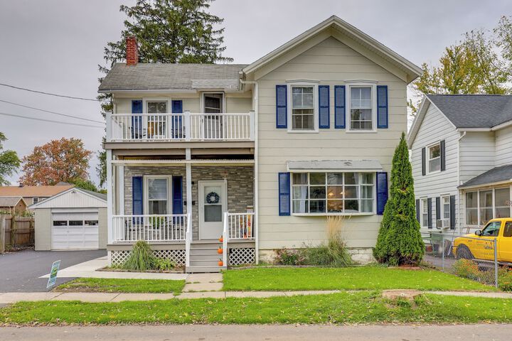 Pet-friendly Auburn Apartment w / Balcony!