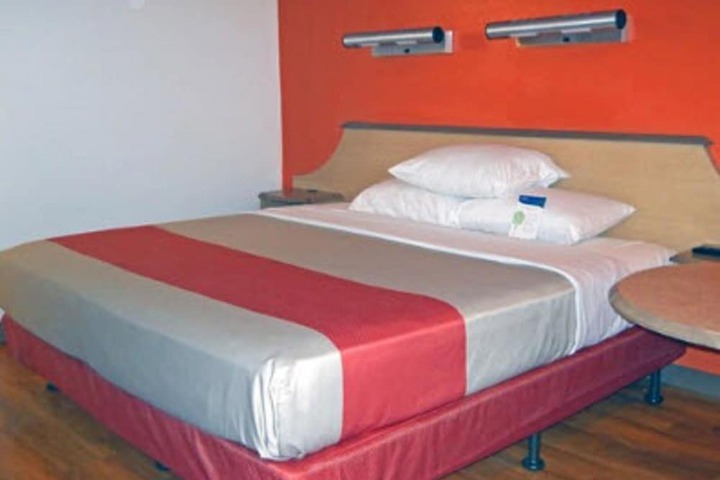 Room 20 of 33