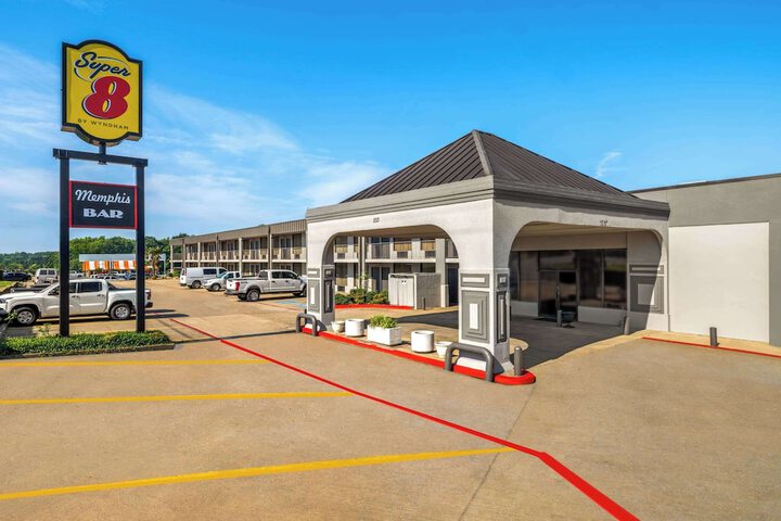 Super 8 by Wyndham Longview / North