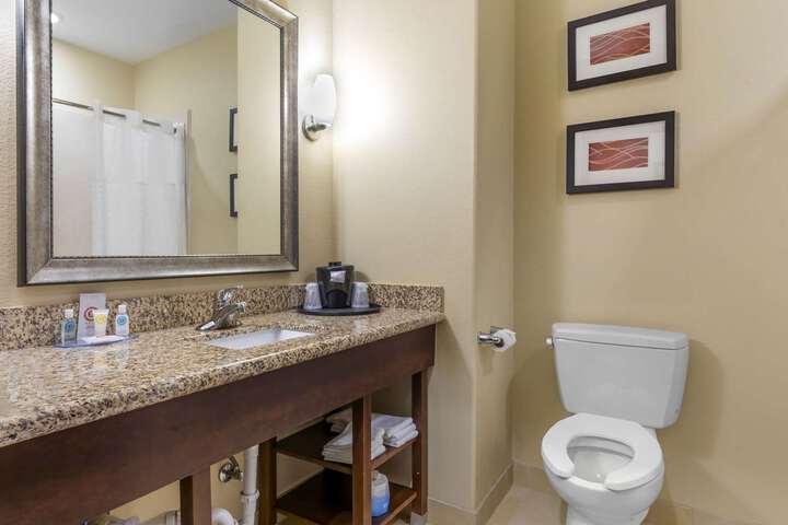 Comfort Inn & Suites (Formerly Executive Inn & Suites Mexia)