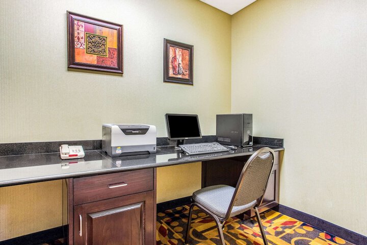 Business Center 30 of 30